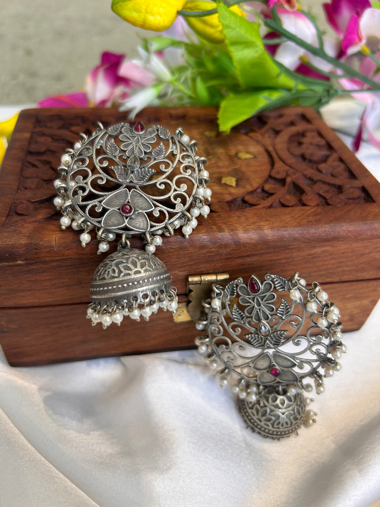 Rani Stone Silver Oxidised Jhumka