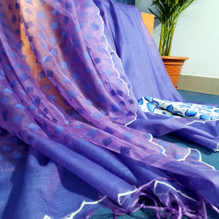 Handwoven Iris Resham Sari With Scalloped Border