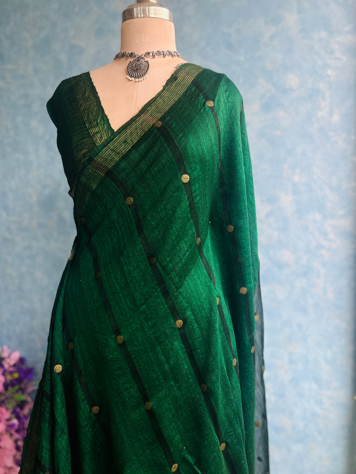 Deep Green Handloom Matka Muslin Silk Sari — view 4