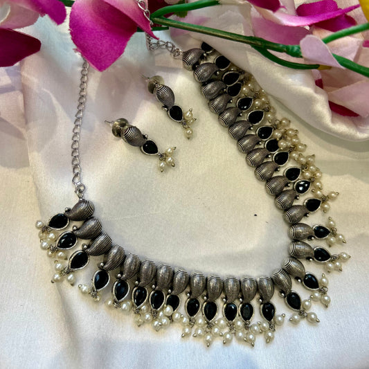 Black And White Perl Oxidised Necklace Set