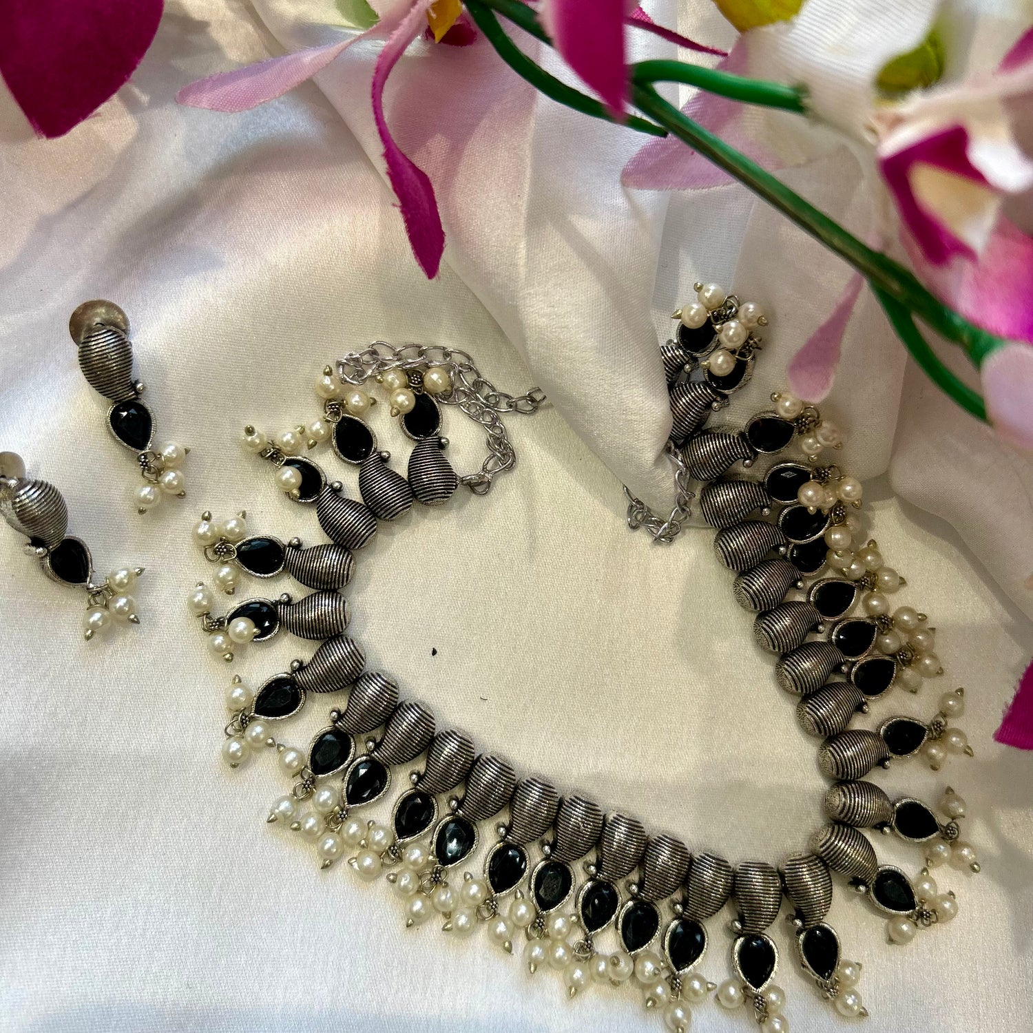 Black And White Perl Oxidised Necklace Set — view 4