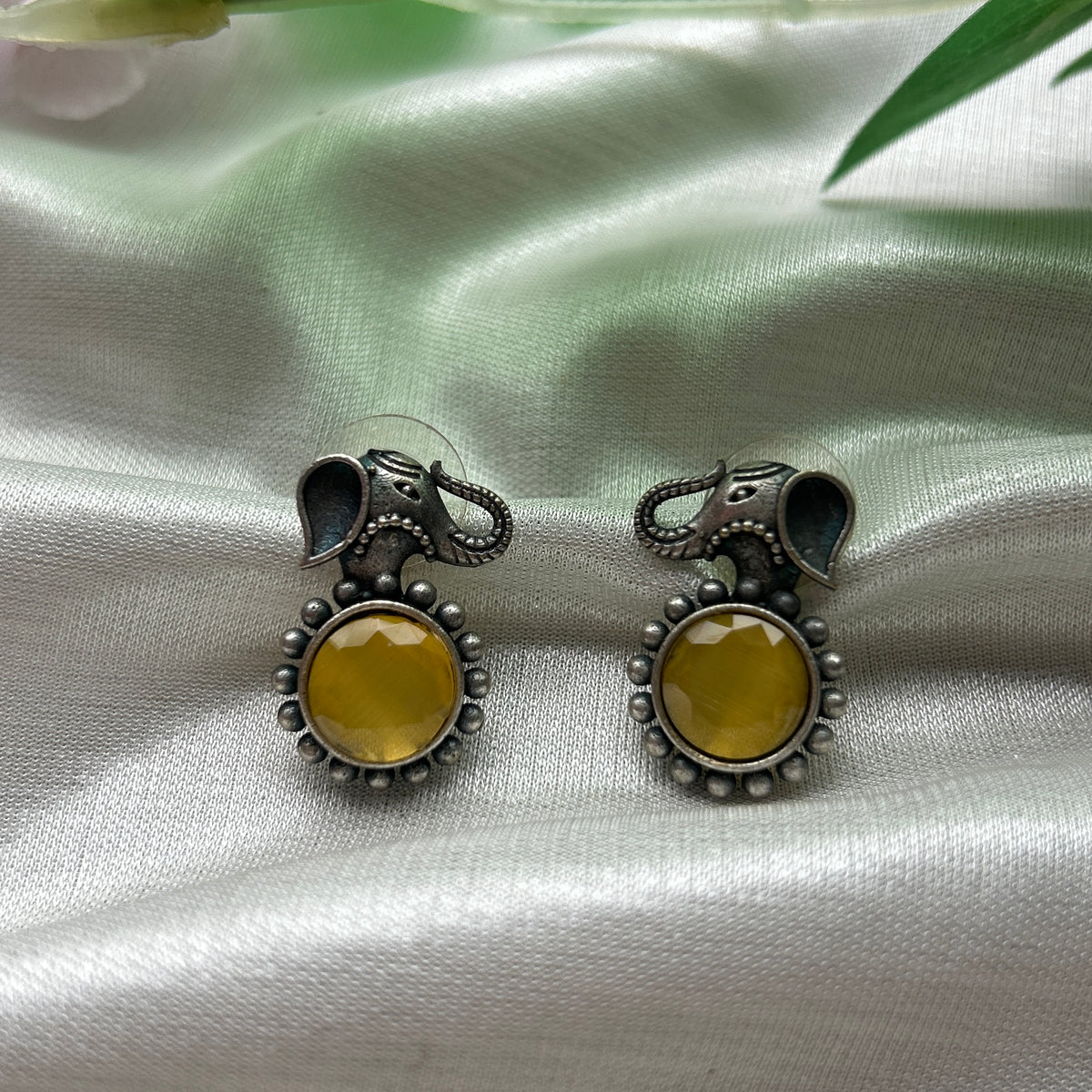 Silver Replica Yellow Stud