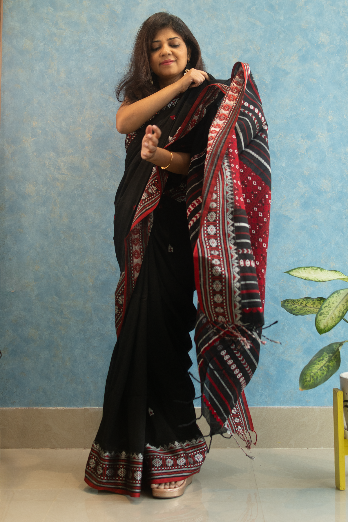 Black Handwoven Khadi Cotton Sari With Dhanikhali Woven Pallu — view 4