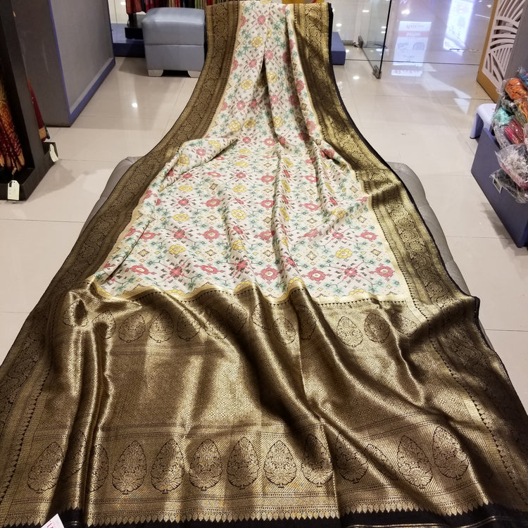 White Double Border Silk Ikkat Sari with Black Banarasi Pallu