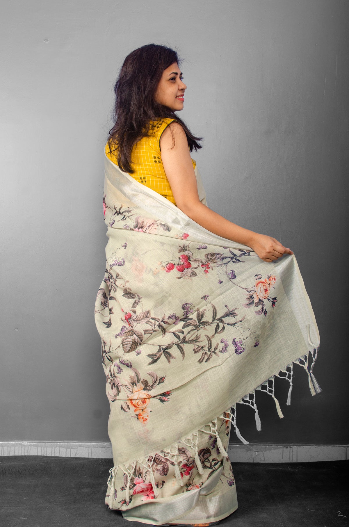 Linen Digital Floral Print Sari in Pastel Hue of Pista Green — view 2