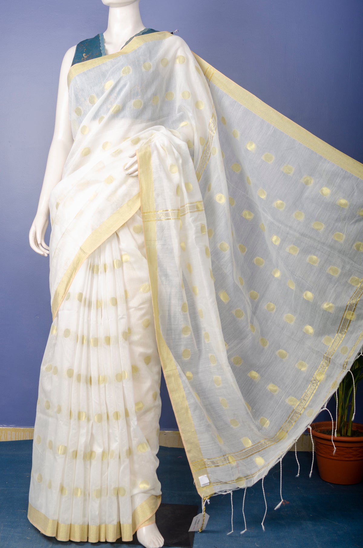 Handwoven White Cotton Silk Sari — view 3