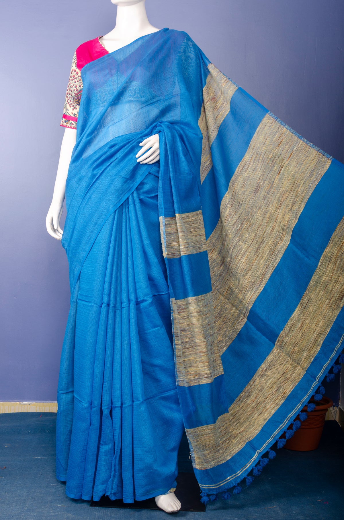 Sky Colour Pure Cotton Sari with Ghicha Pallu. — view 3