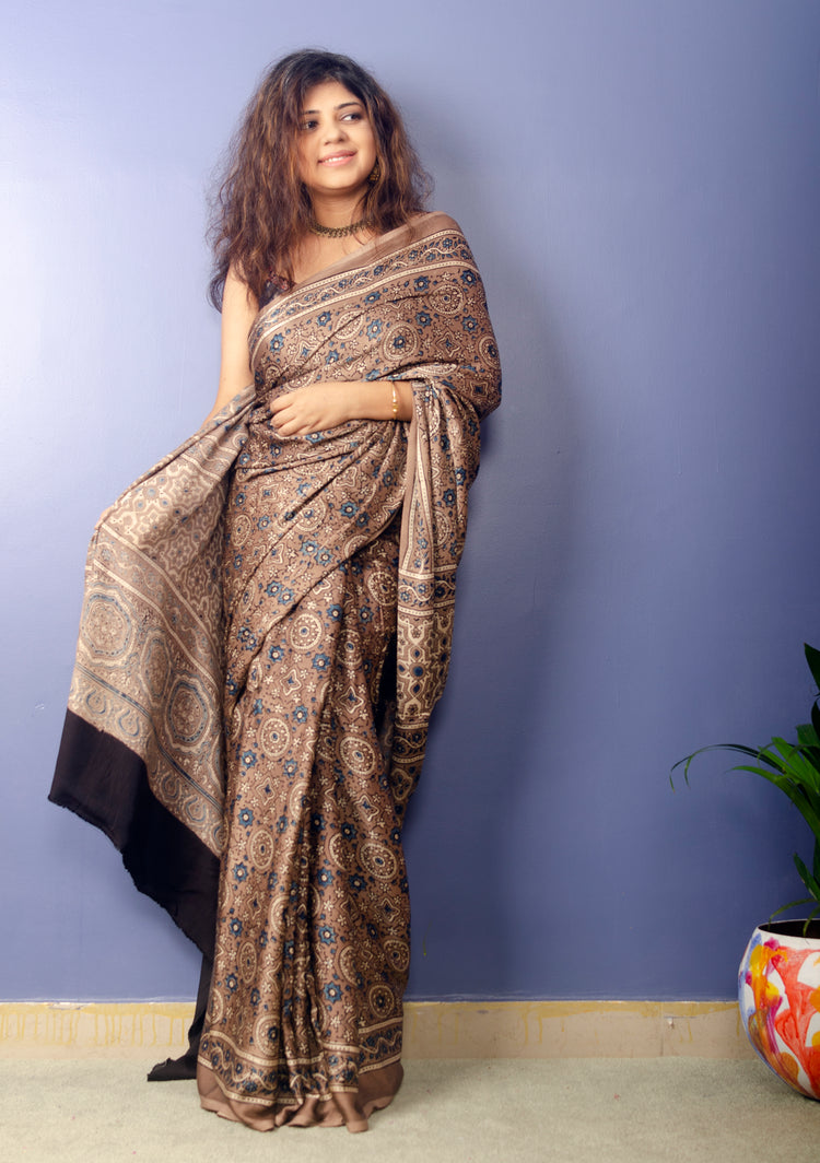 AJRAK BLOCK PRINTED MODAL SILK SARI IN GREY