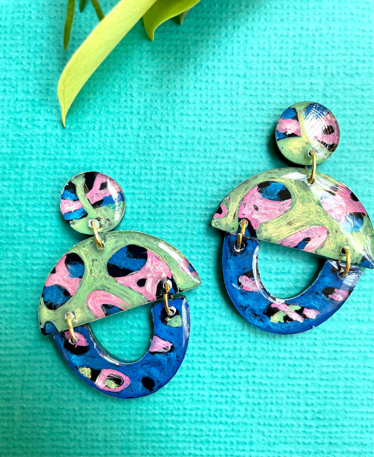 Erinite - Resin Earrings with Acrylic handpainted.